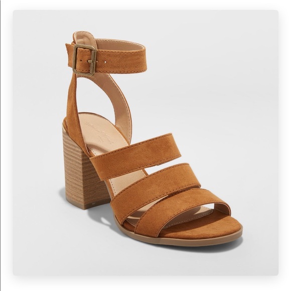 ISO THESE SANDALS FROM TARGET! - Picture 1 of 2